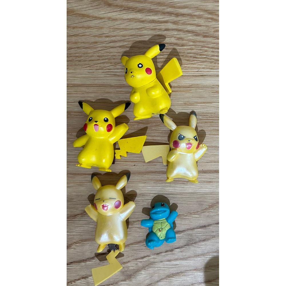 2015 tomy‎ pikachu 4 of them